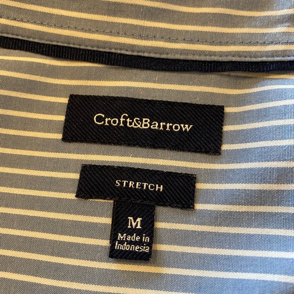 Men’s casual striped button down shirt size medium. - Picture 3 of 4